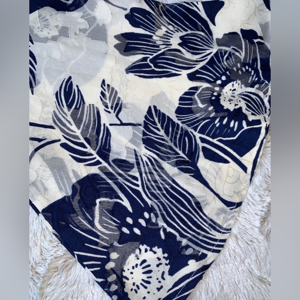 Altar’d State - Navy Blue / White Kimono - Picture 5 of 9